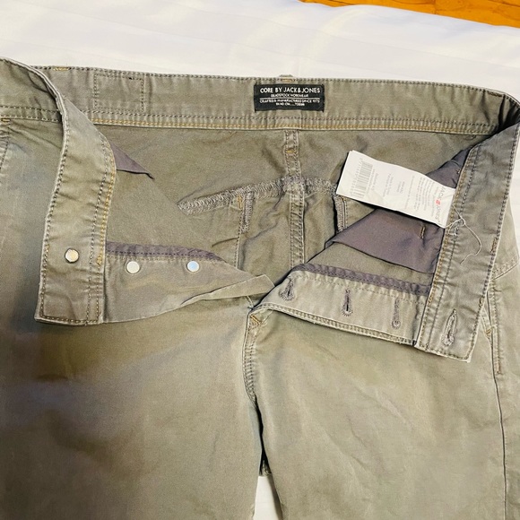 Jack & Jones kaki pants size 30/32” - Picture 5 of 7